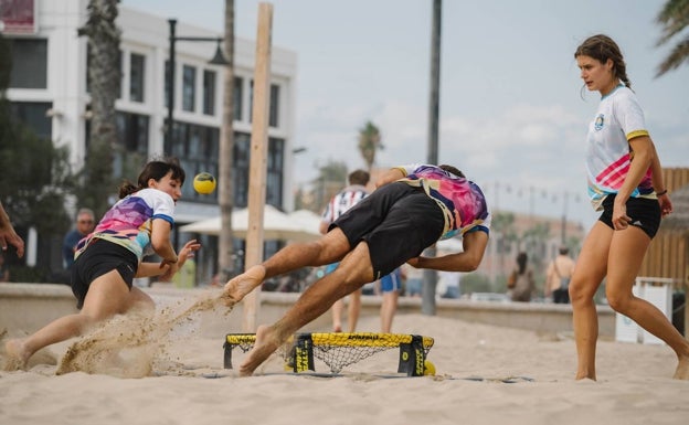 Imagen principal - Spikeball en Valencia | Valencia, líder en un deporte que nació como un juguete