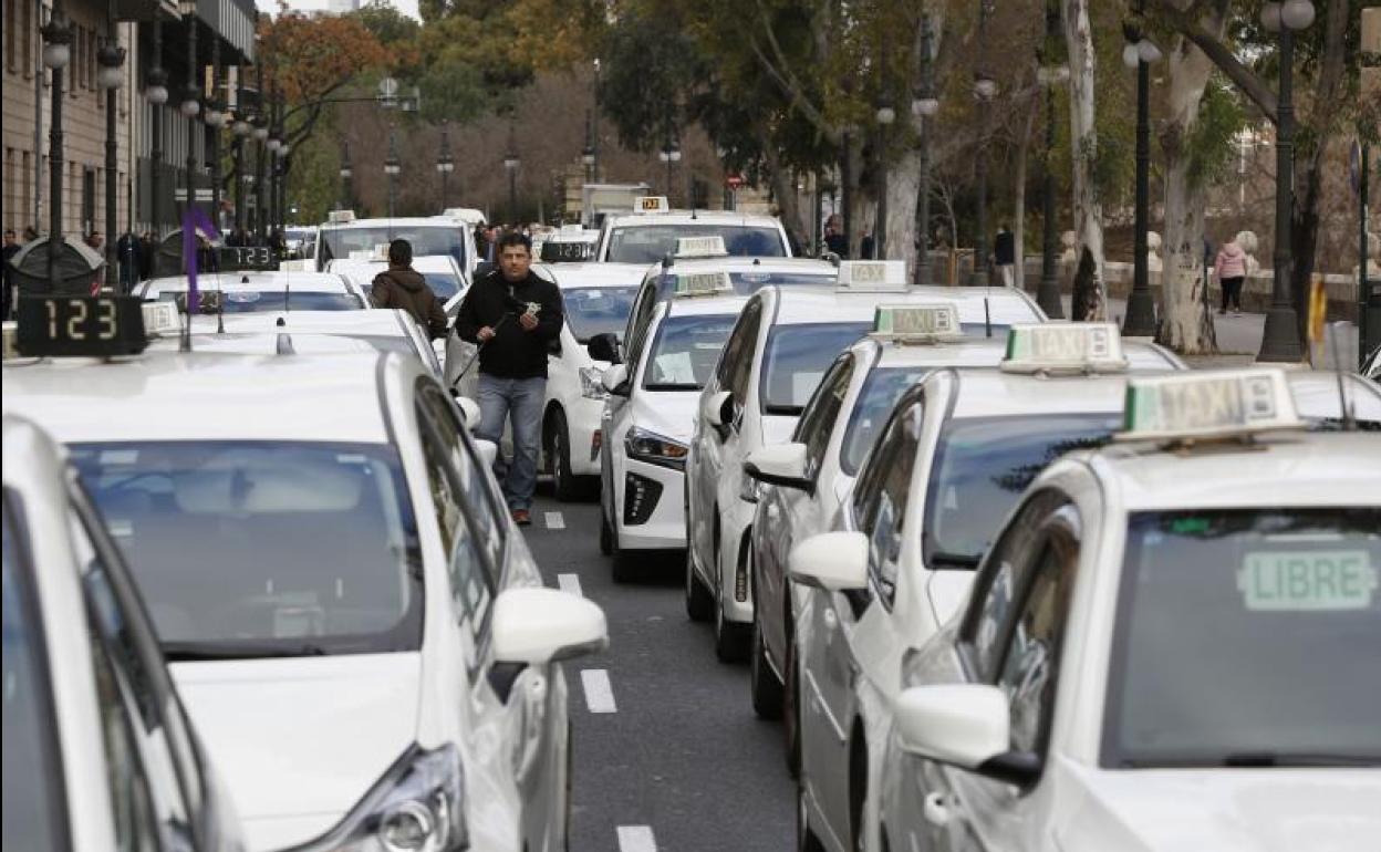 Concentración de taxis en Valencia. 