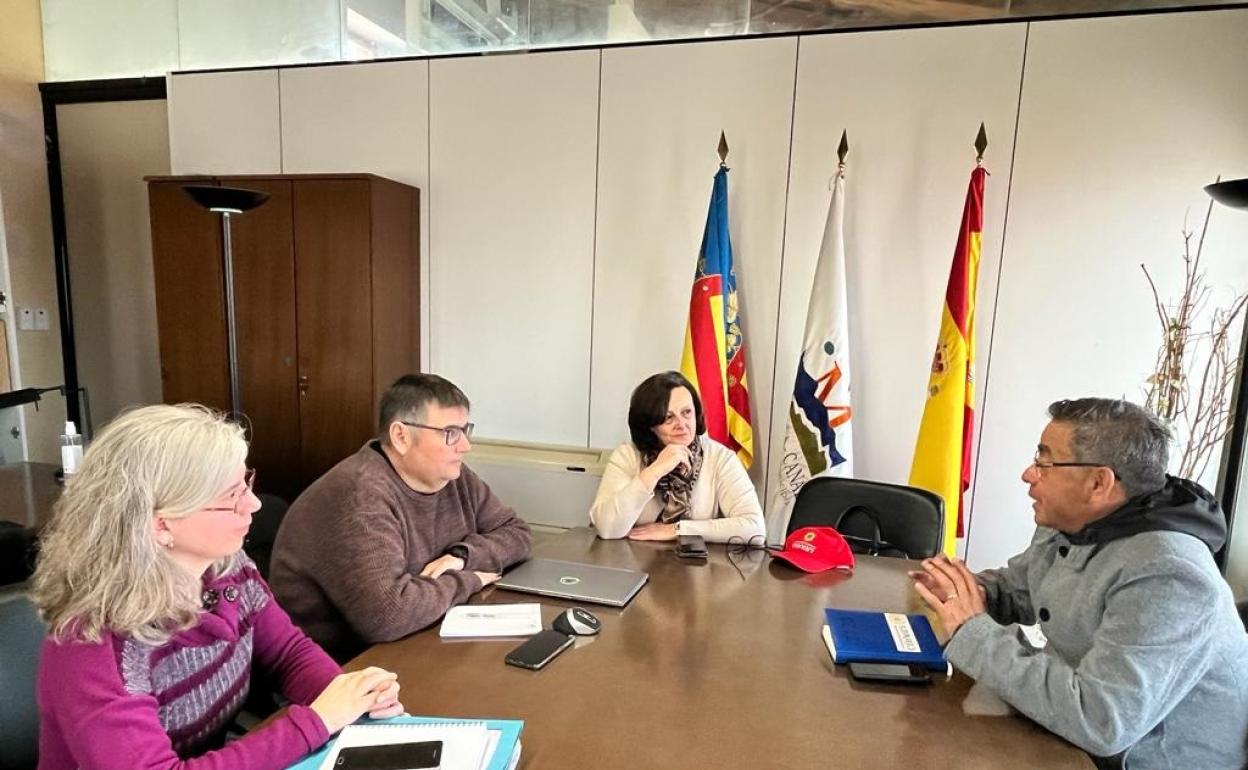 Un momento de la reunión entre los representantes de ambas mancomunidades. 