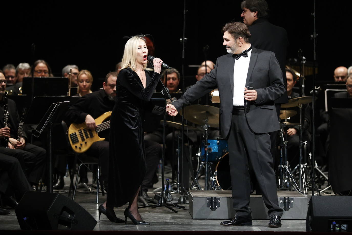 Fotos: Francisco regresa a los escenarios valencianos el mismo día en el que la capital del Turia &#039;resucita&#039; a Nino Bravo