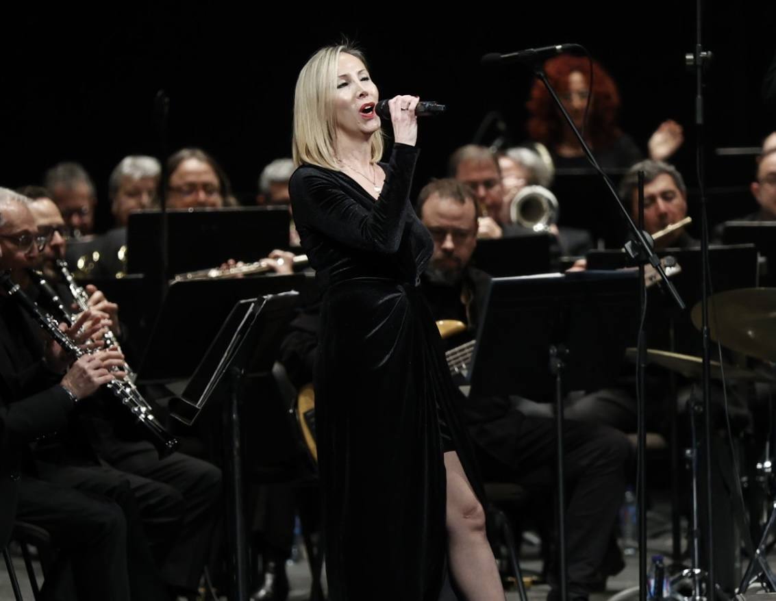 Fotos: Francisco regresa a los escenarios valencianos el mismo día en el que la capital del Turia &#039;resucita&#039; a Nino Bravo