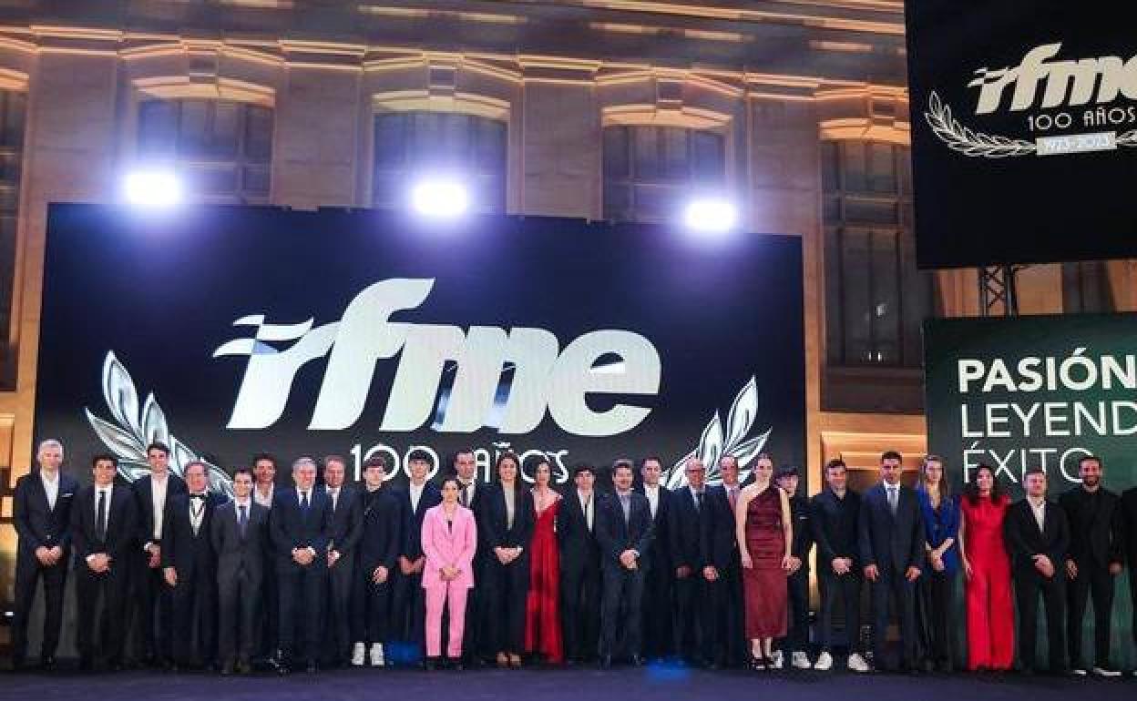 Foto de familia de la gala