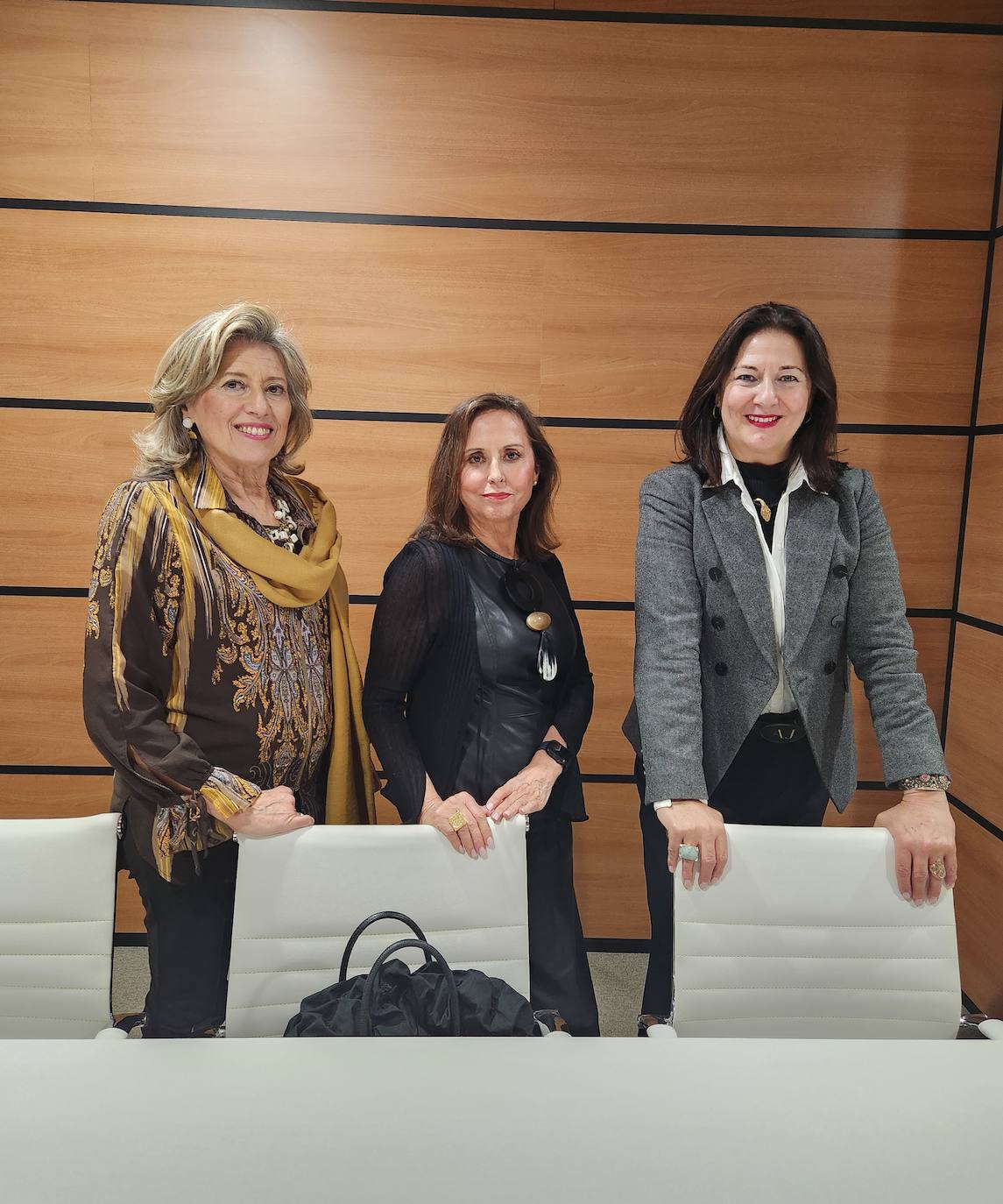 Maribel Molins, Francisca Cebrián y Ana Puchades.