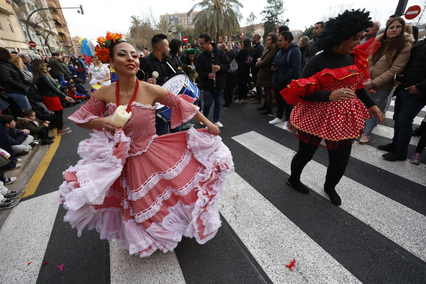 Fotos: El carnaval más multicolor llena Ruzafa