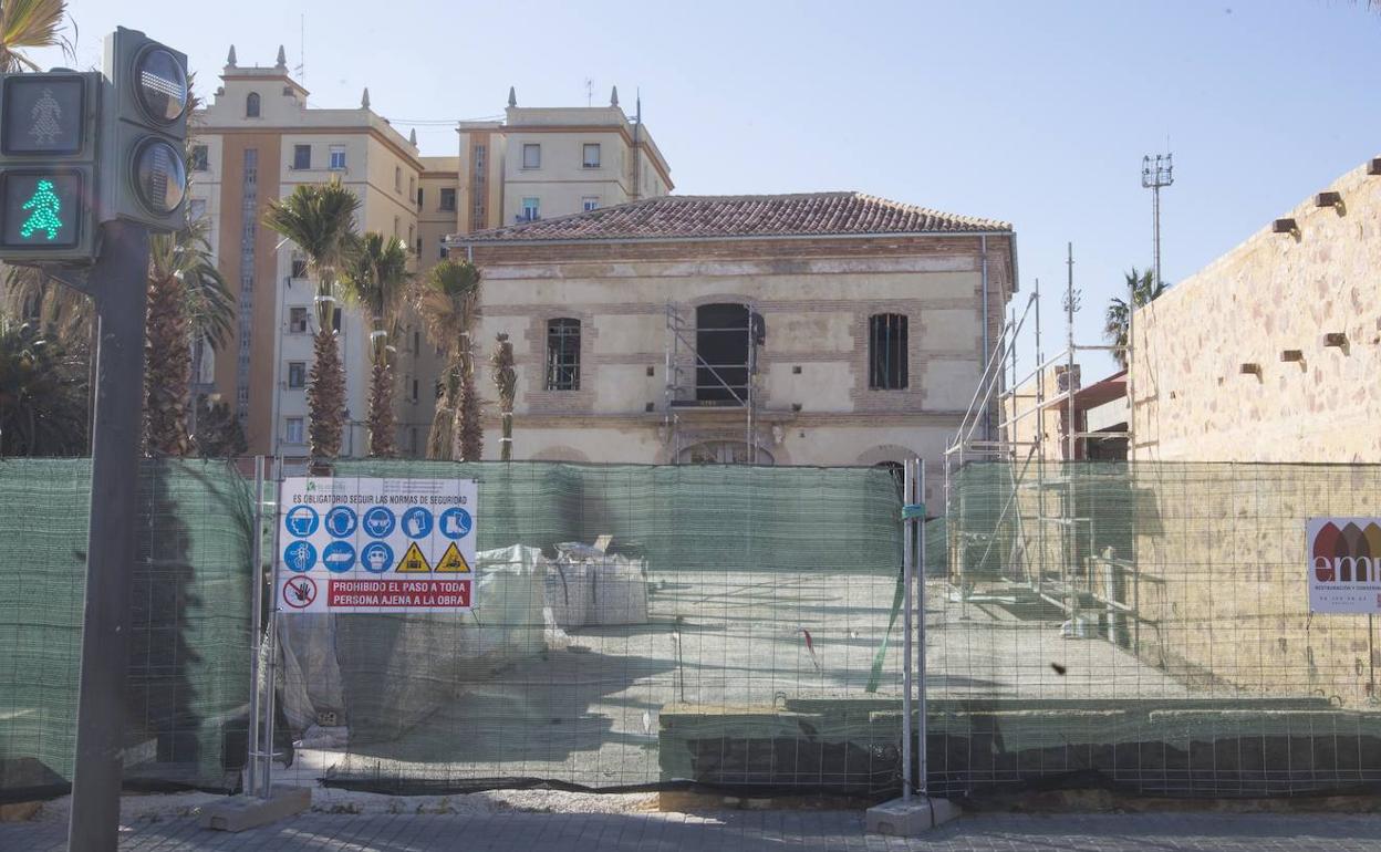 Casa dels Bous del Cabanyal, que albergará el Museo del Mar, con las obras paralizadas. 