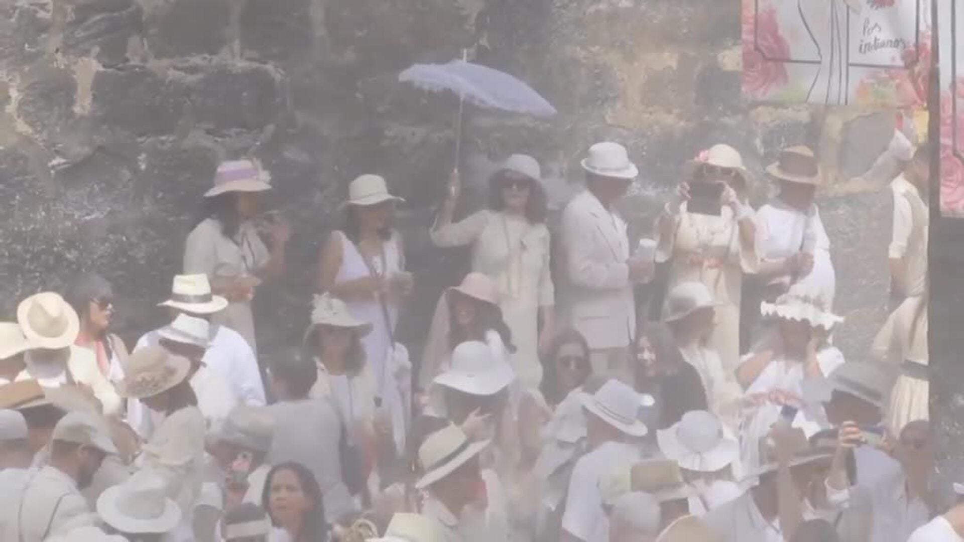 Las calles se llenan de disfraces el lunes de Carnaval
