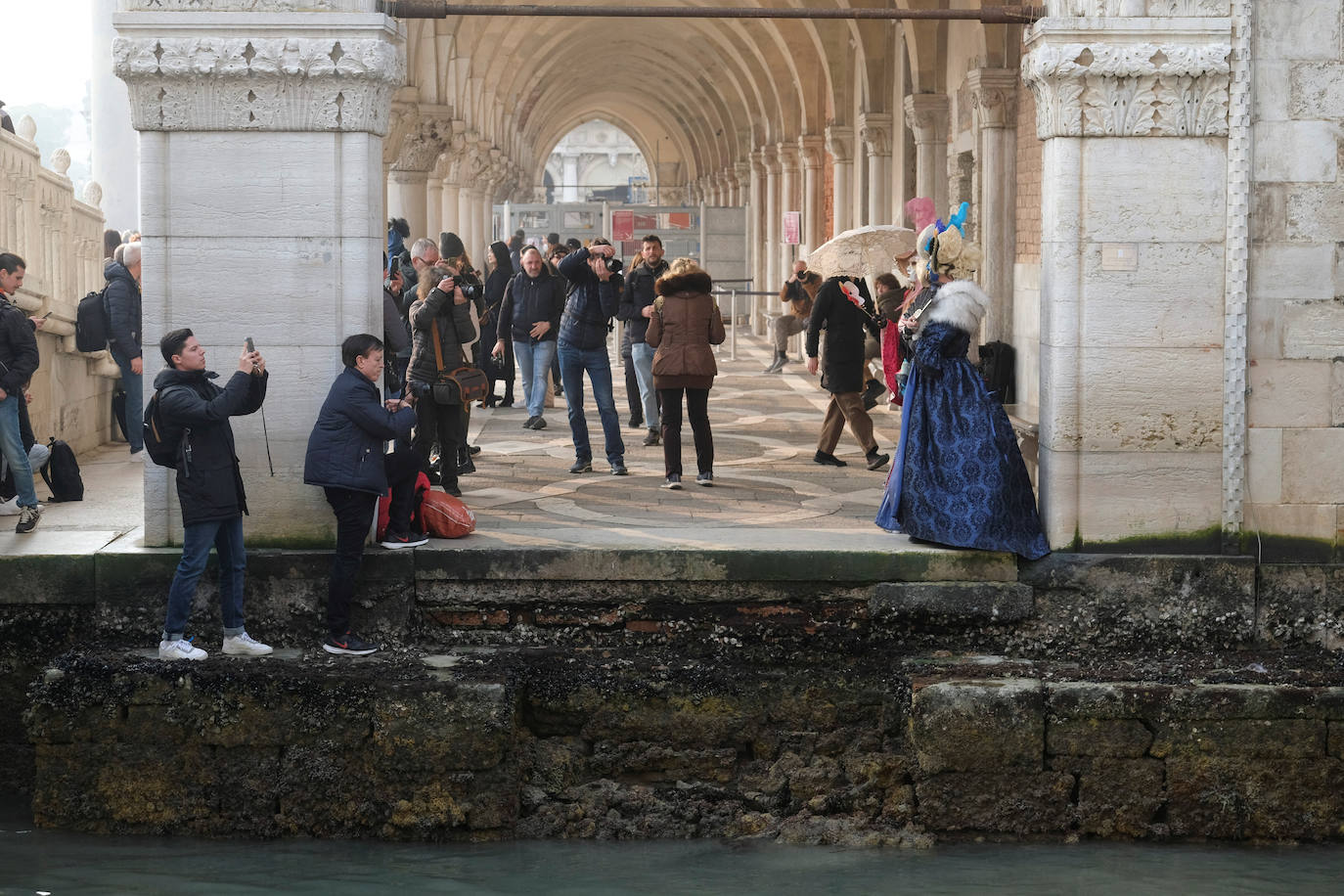 Fotos: El &#039;acqua bassa&#039; vacía los canales en Venecia