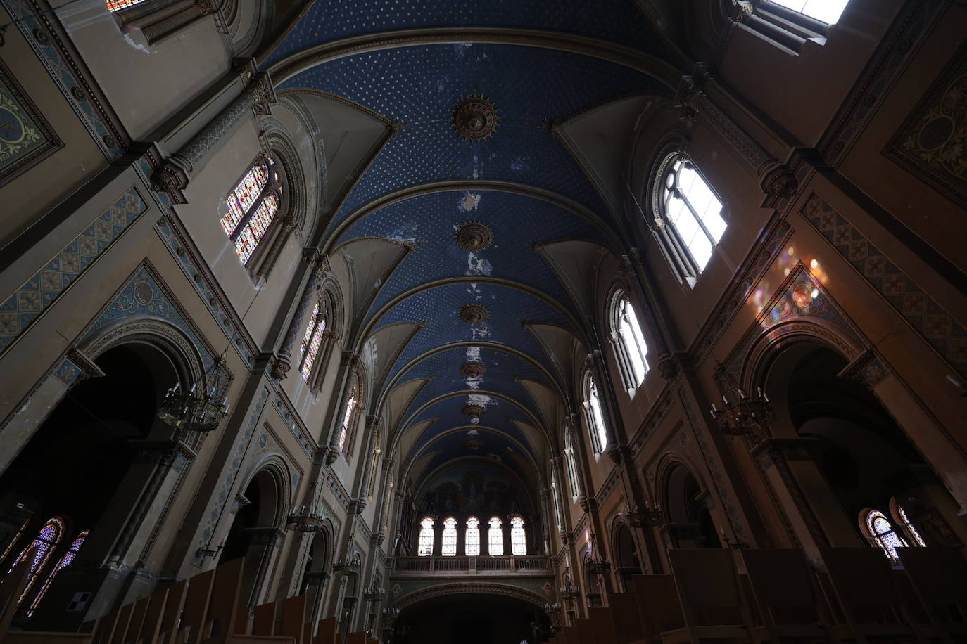 Fotos: Así es la vidriera más grande de Valencia, en la Iglesia de Jesuitas