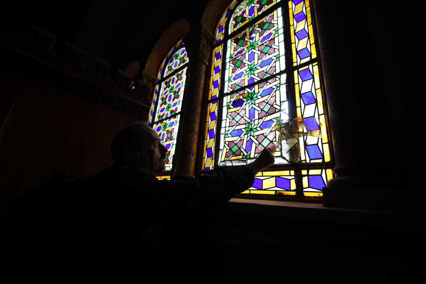 Fotos: Así es la vidriera más grande de Valencia, en la Iglesia de Jesuitas