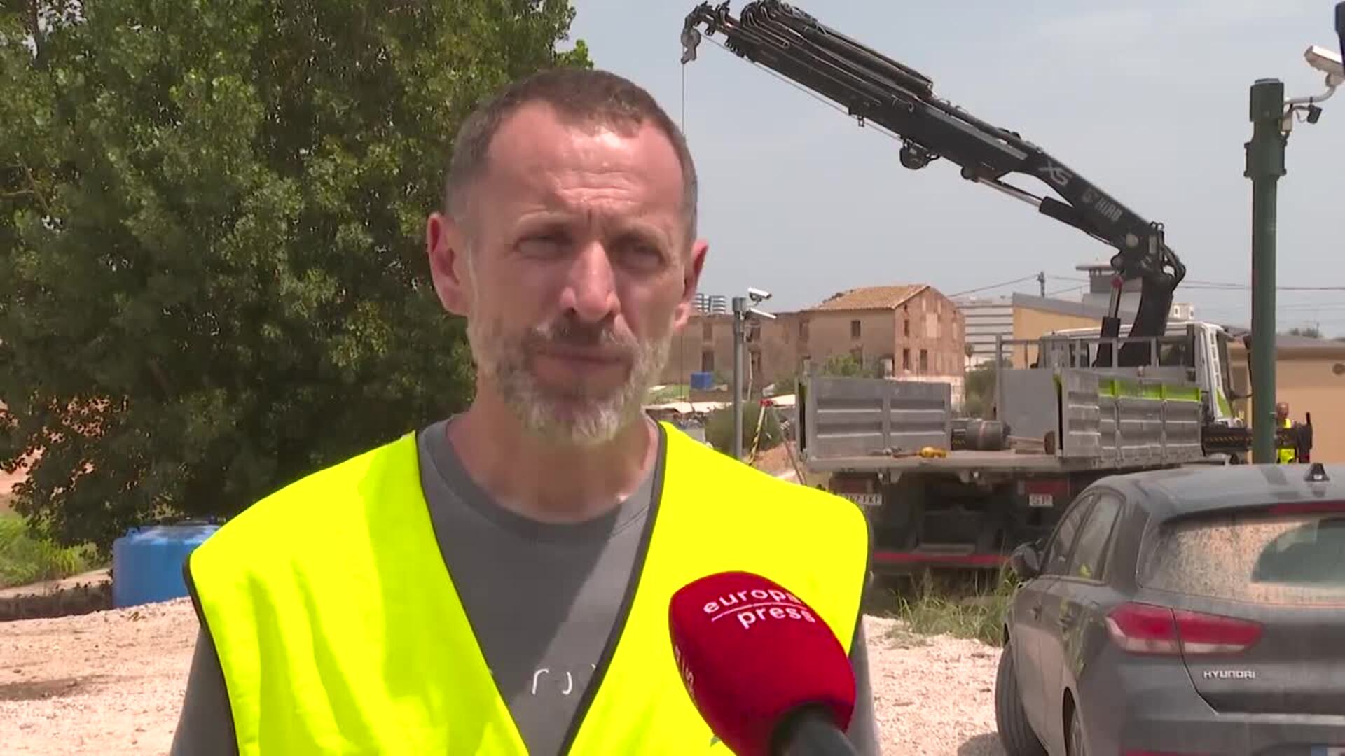 Adif trabaja con bombas auxiliares para evacuar el agua del túnel y restablecer la circulación