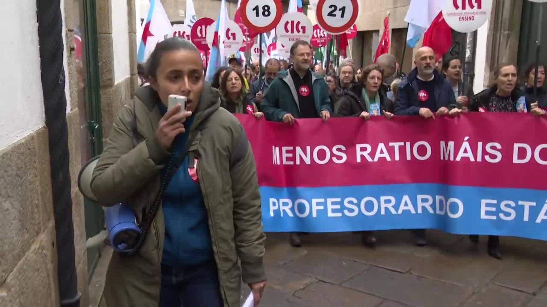 Profesorado sale a la calle para protestar contra el acuerdo de reducción de ratios y horario