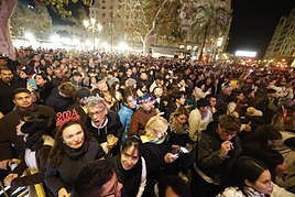 Así se vivieron las Campanadas y la fiesta de Fin de Año en el Ayuntamiento de Valencia