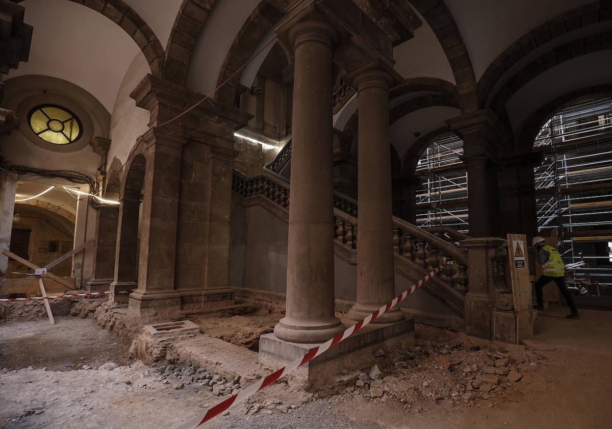 Imagen principal - Así van las obras del Palacio de Justicia de Valencia