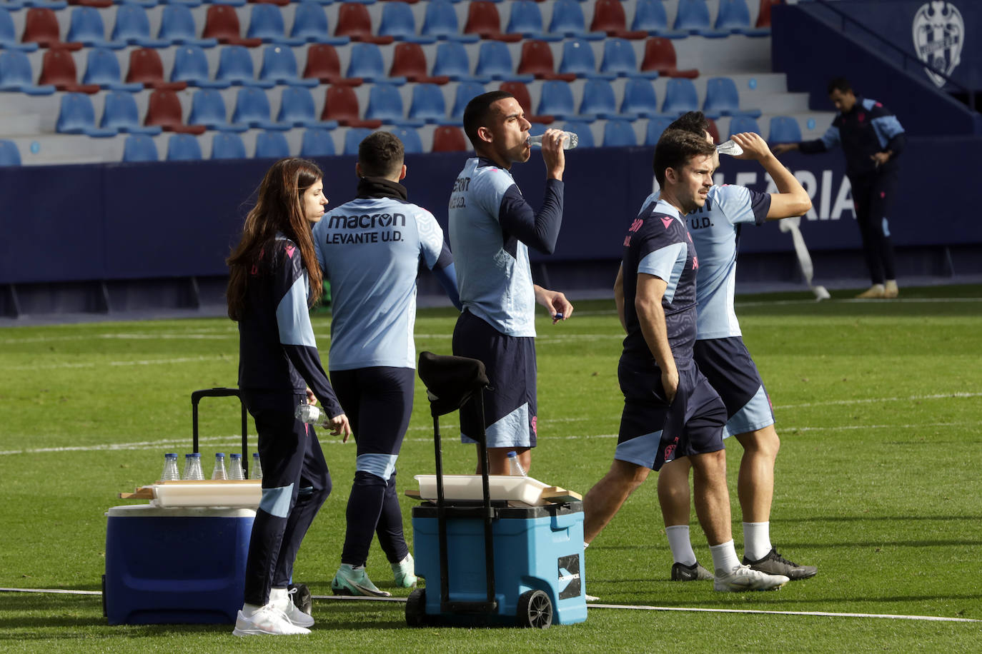 Fotos del entrenamiento de puertas abiertas del Levante