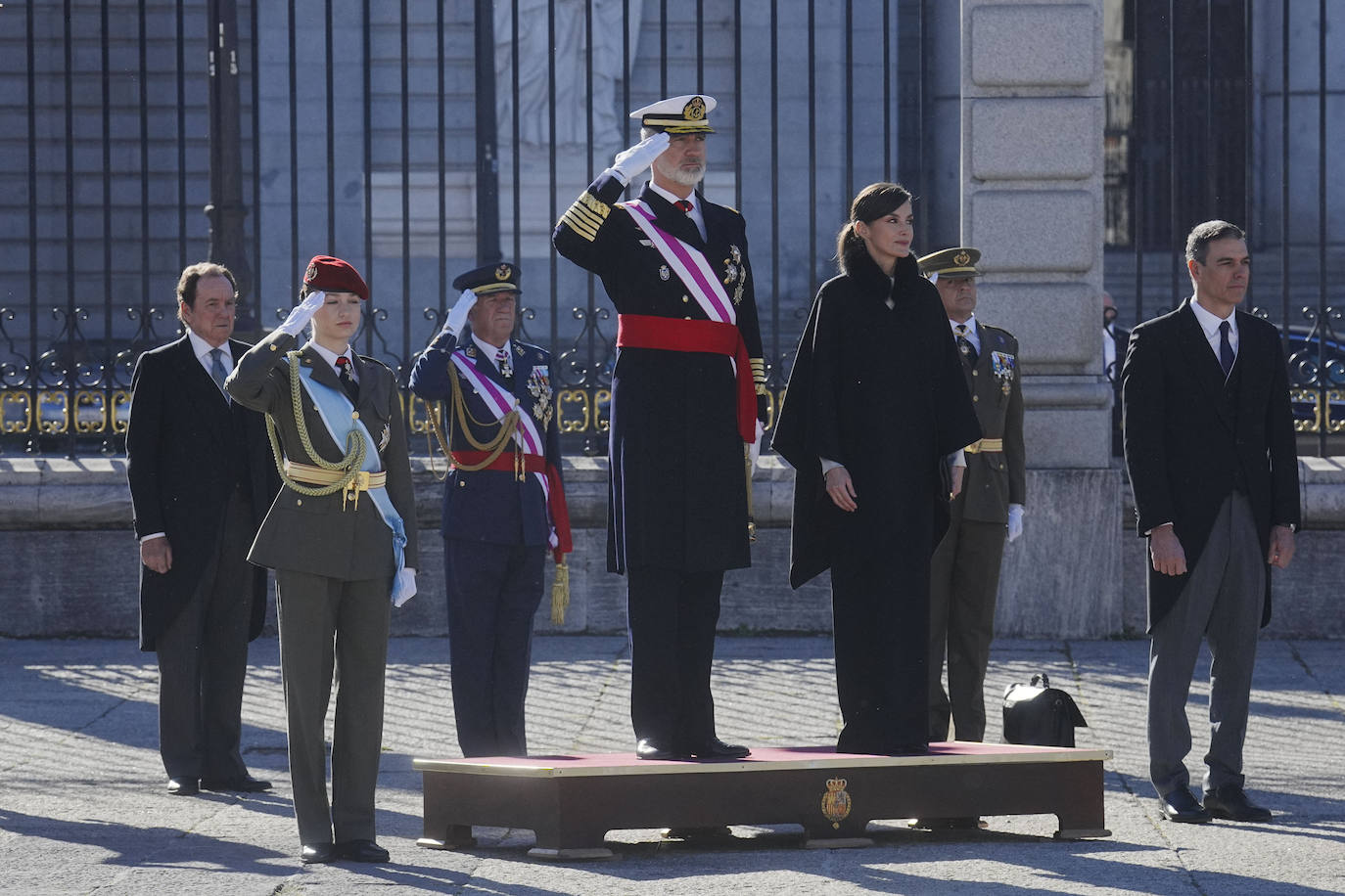 La princesa Leonor protagoniza la Pascua Militar vestida de cadete