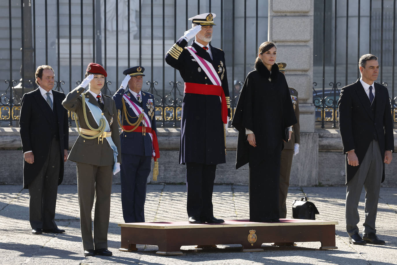 La princesa Leonor protagoniza la Pascua Militar vestida de cadete