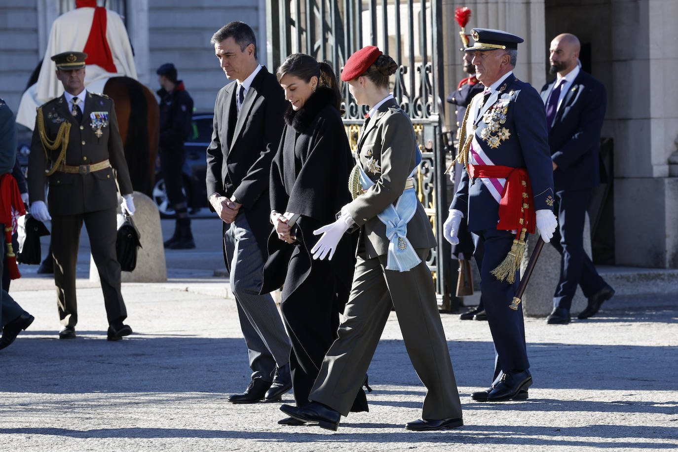 La princesa Leonor protagoniza la Pascua Militar vestida de cadete