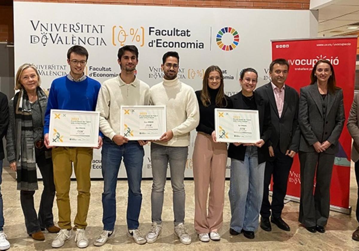 Entregan los premios 'Reto Talento Caixa Popular' a tres proyectos de innovación financiera