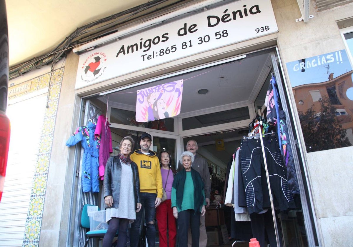 Los voluntarios de Amigos de Dénia.