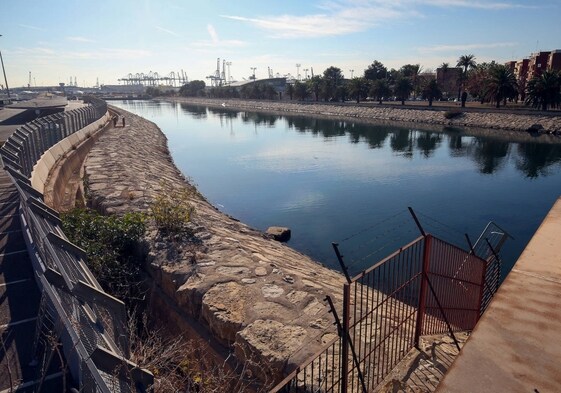 Parte final del antiguo cauce del río, junto al puerto, donde actuará para hacer el parque de desembocadura.