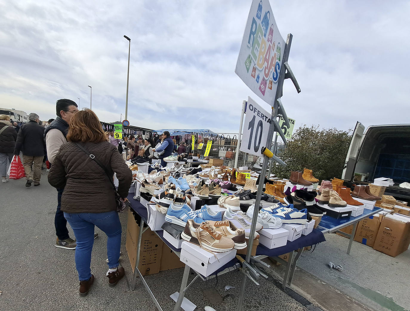 De bolsos a zapatillas: el mercado de las falsificaciones en Benaguasil