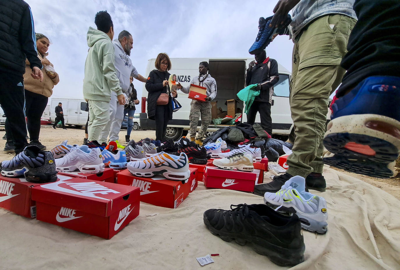 De bolsos a zapatillas: el mercado de las falsificaciones en Benaguasil