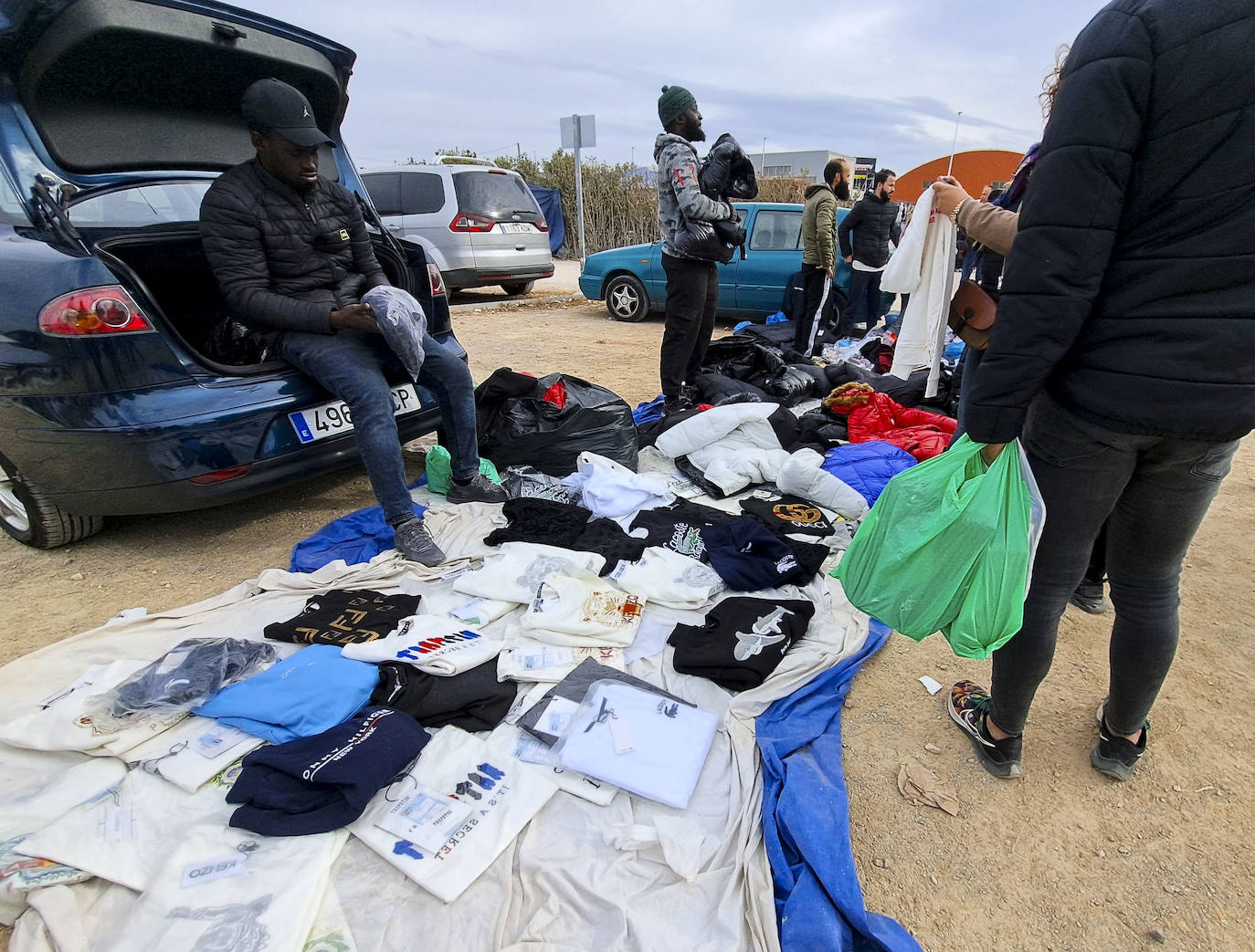 De bolsos a zapatillas: el mercado de las falsificaciones en Benaguasil