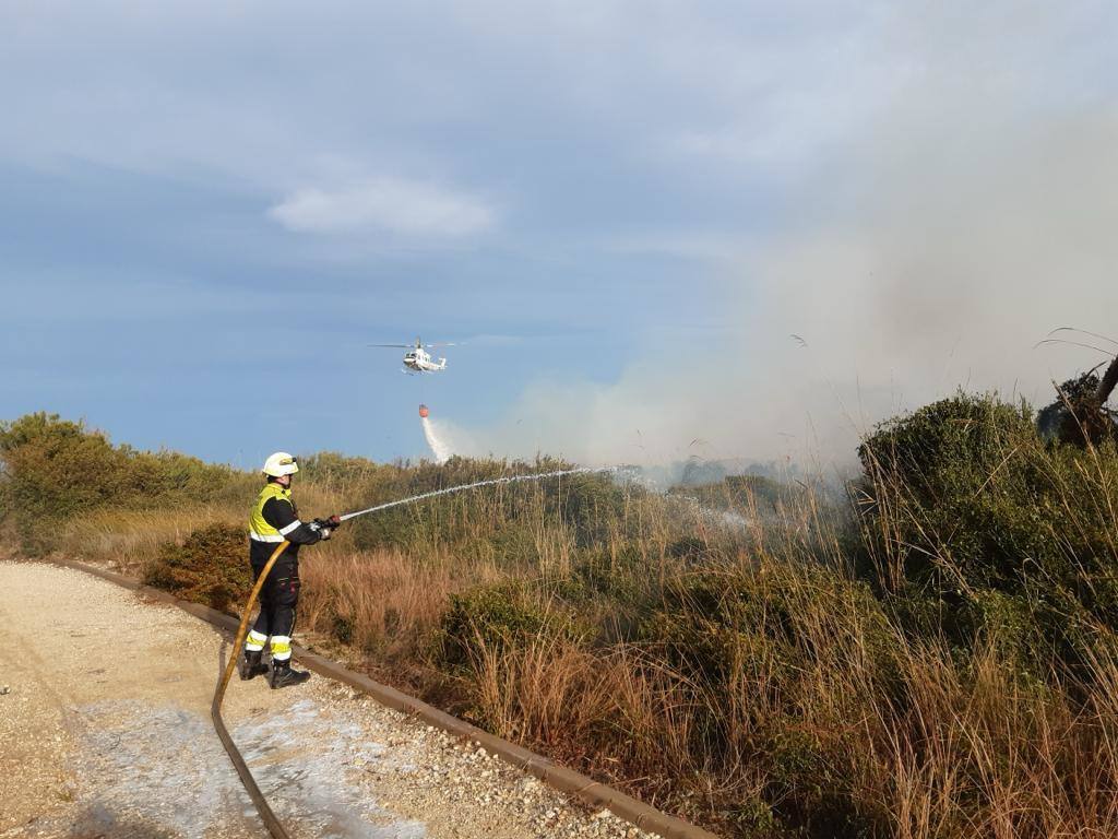 Incendio entre el Saler y Pinedo