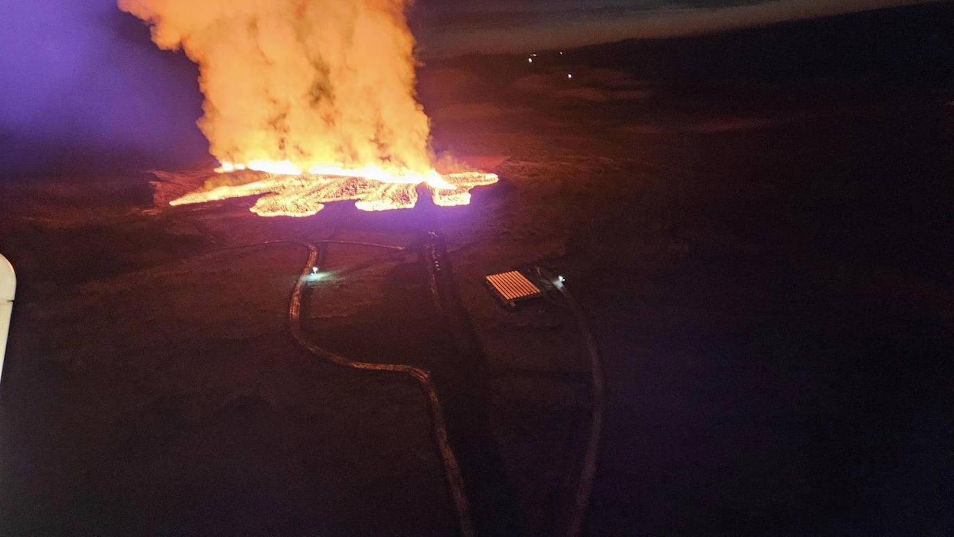 Vuelve a entrar en erupción un volcán en el suroeste de Islandia