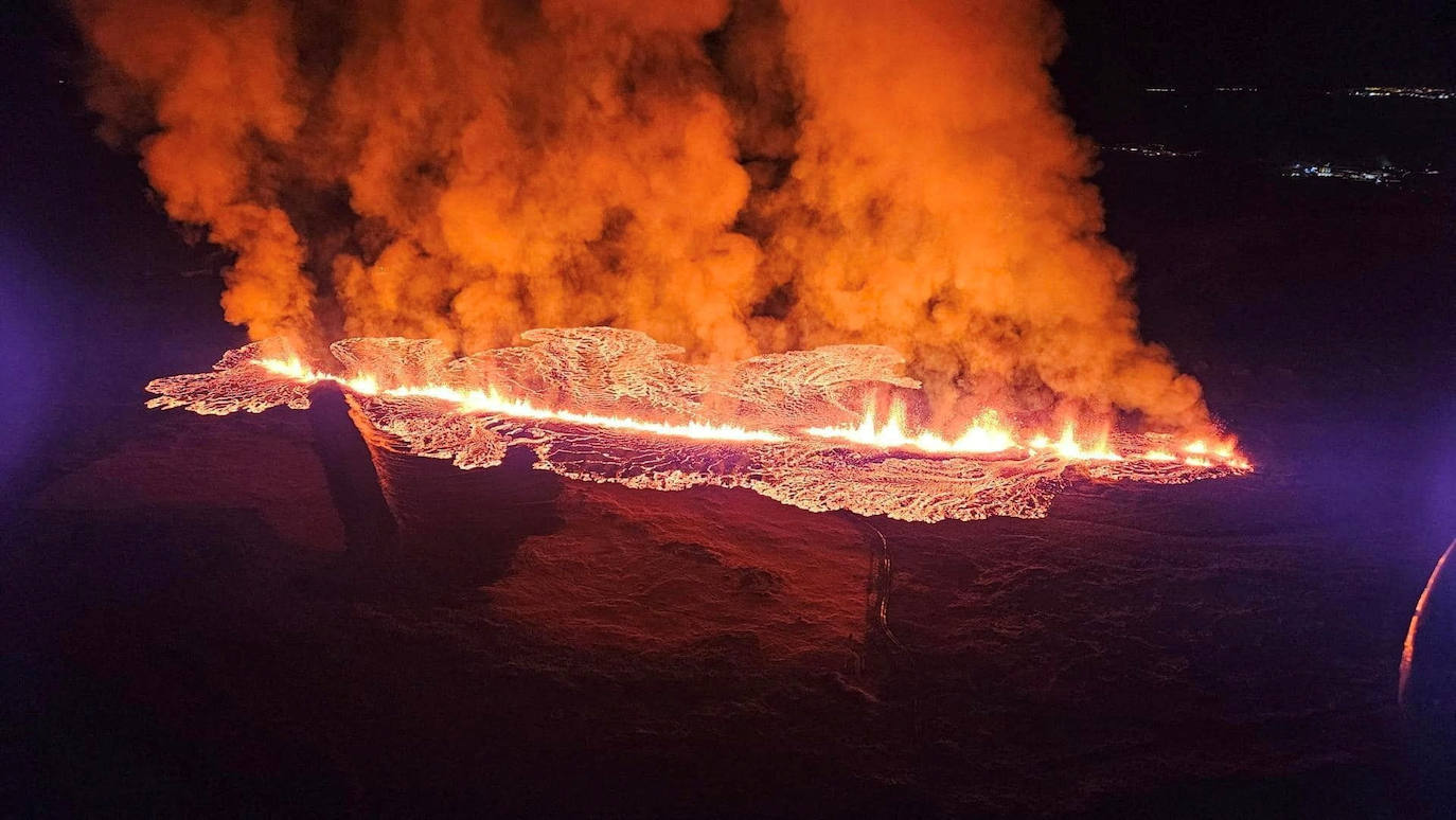 Vuelve a entrar en erupción un volcán en el suroeste de Islandia