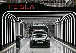 Uno de los coches Tesla en la fábrica, en una imagen de archivo.