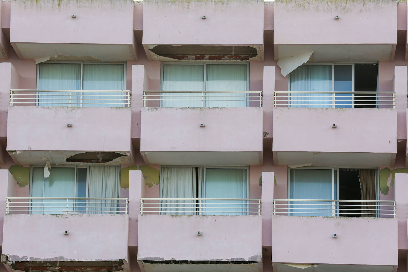 El hotel Sidi Saler, atrapado en el tiempo