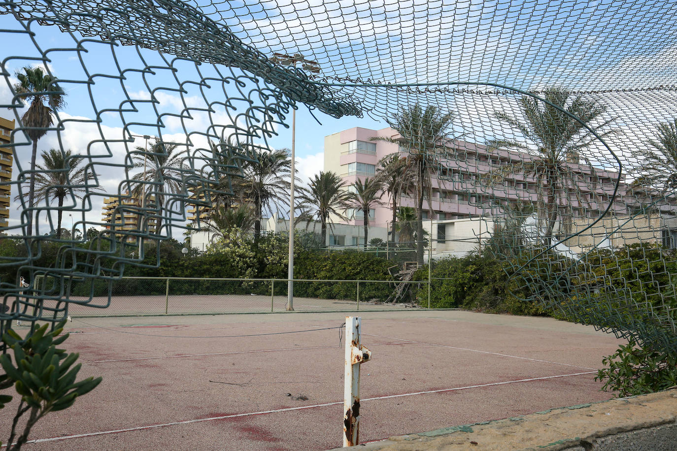 El hotel Sidi Saler, atrapado en el tiempo