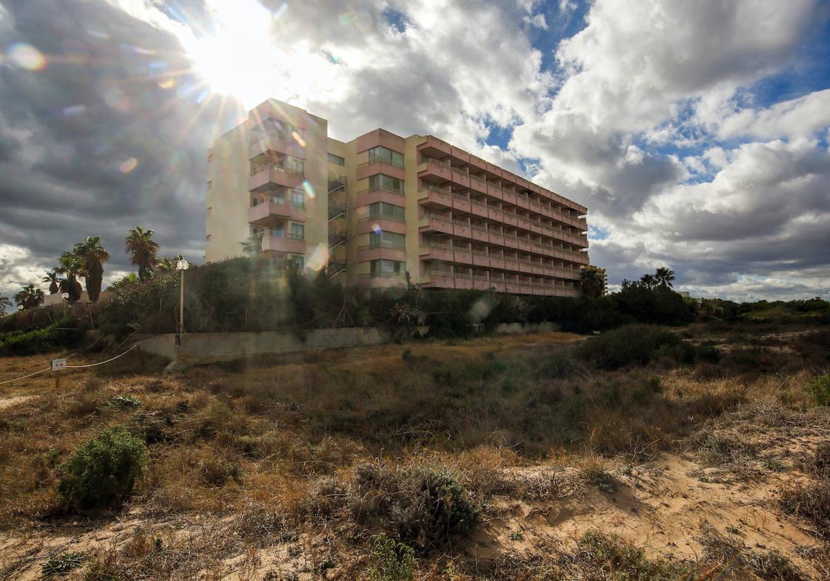 El hotel Sidi Saler, atrapado en el tiempo