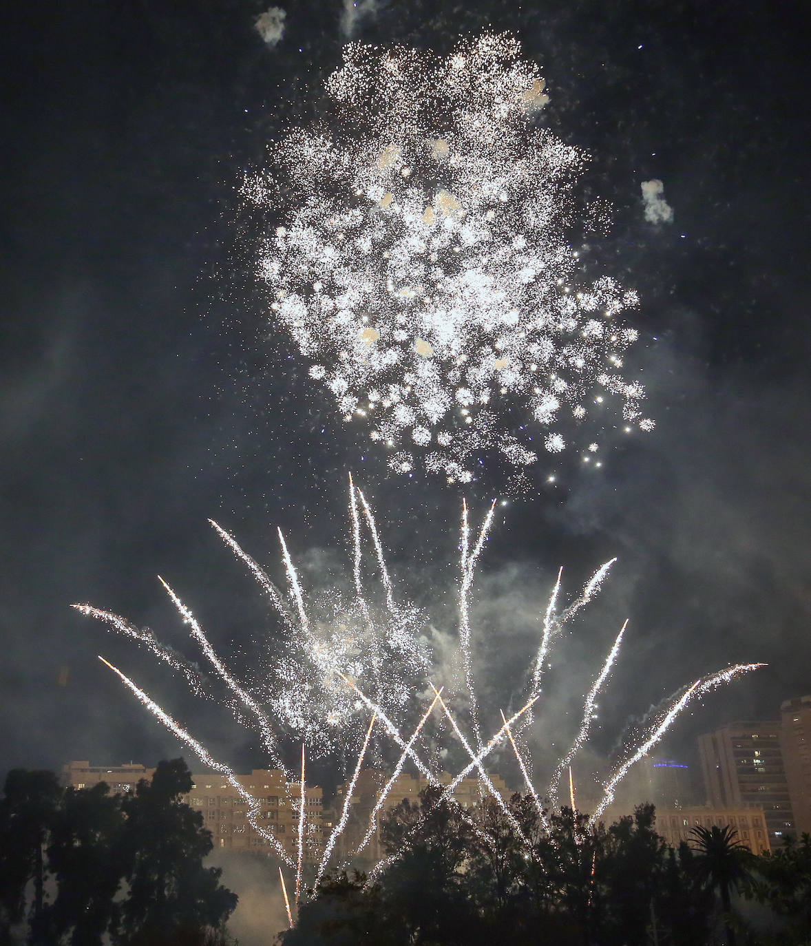 Así ha sido el castillo de fuegos artificiales del 18 de enero