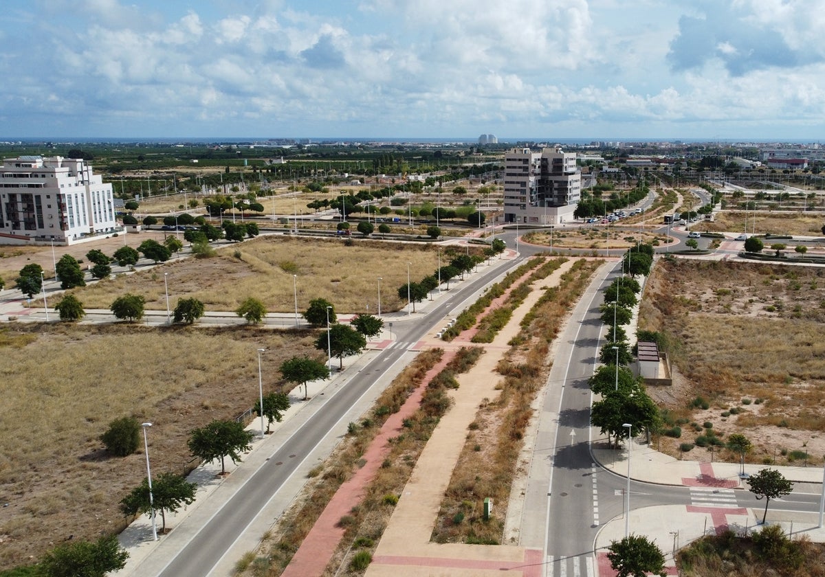 Solares sin edificar en Sagunto.