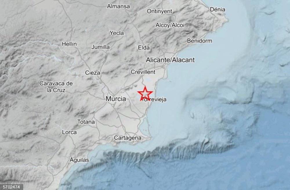 El terremoto ha tenido su epicentro en Los Montesinos.