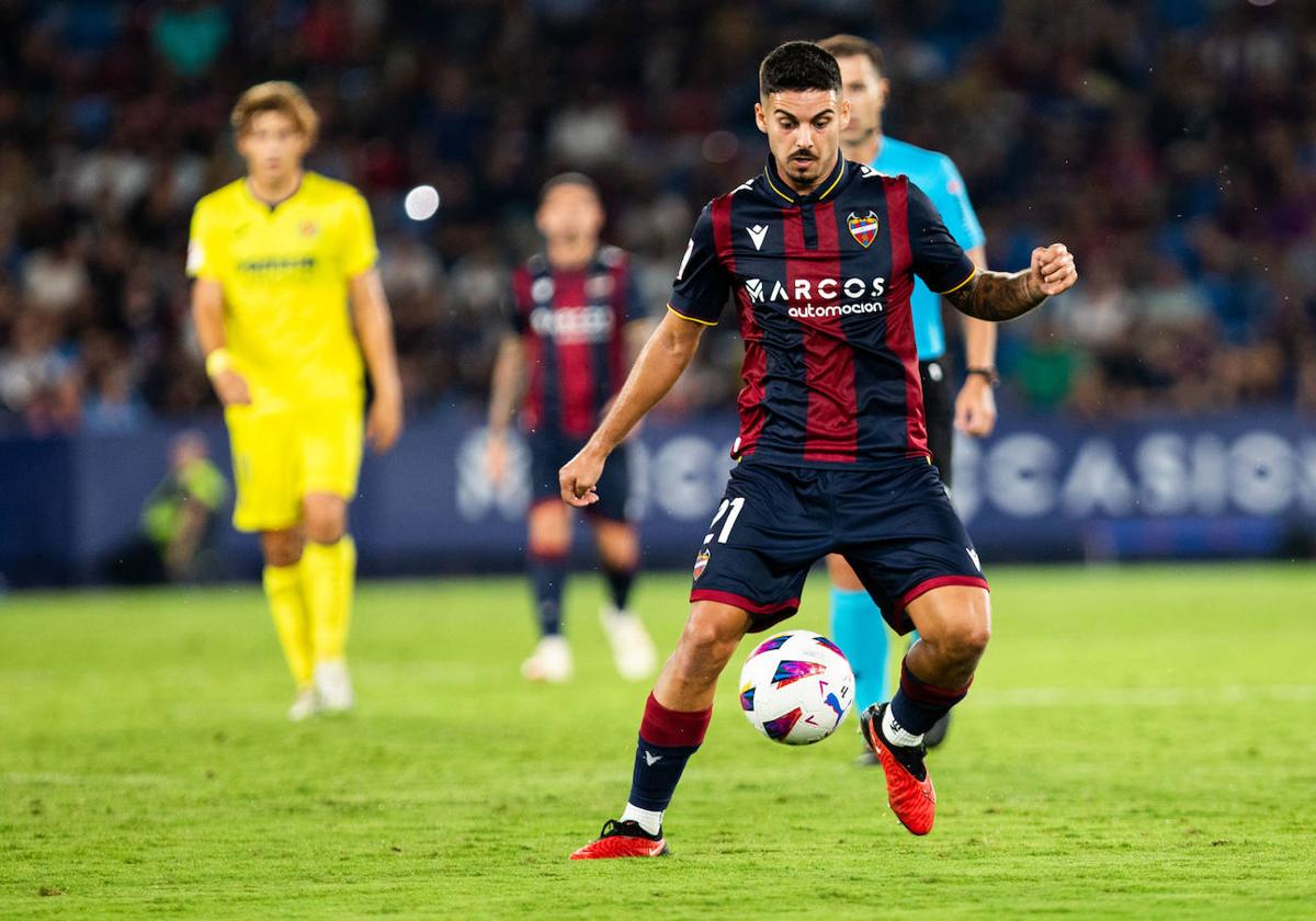 Sergio Lozano, durante un partido con el Levante.