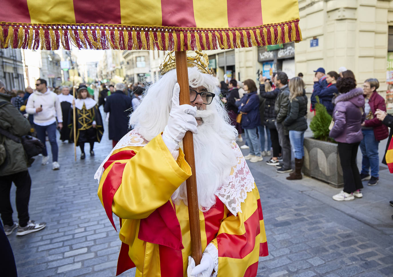 Caras conocidas en la procesión del bautismo de San Vicente Ferrer