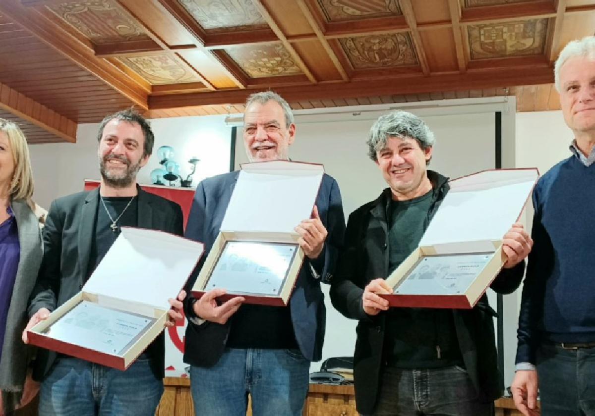 El Premio de las Letras reconoce a los escritores detrás de Carmen Mola