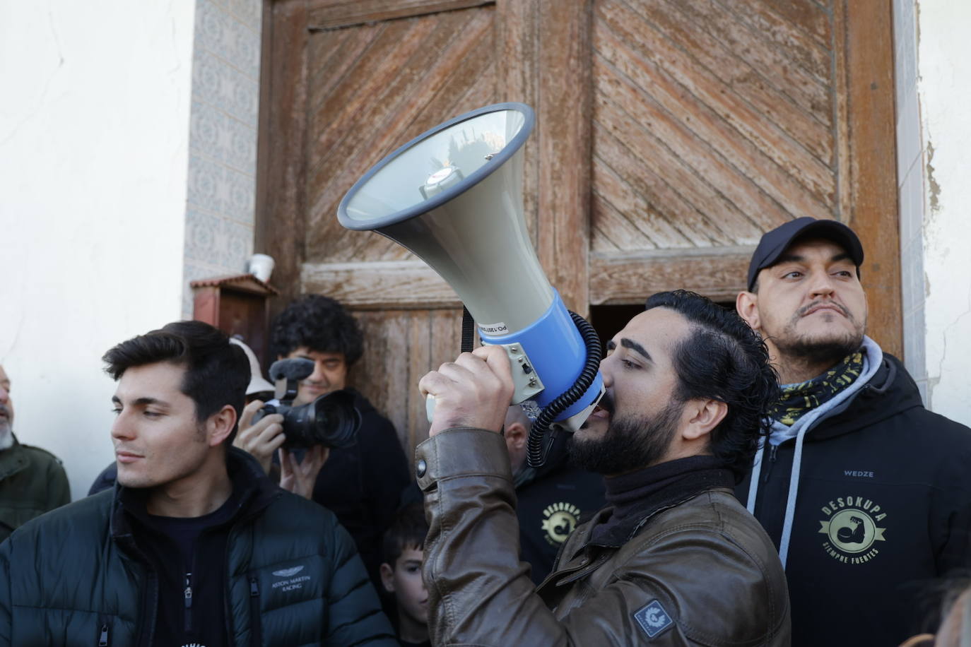 Los okupas abandonan Castellar, en imágenes