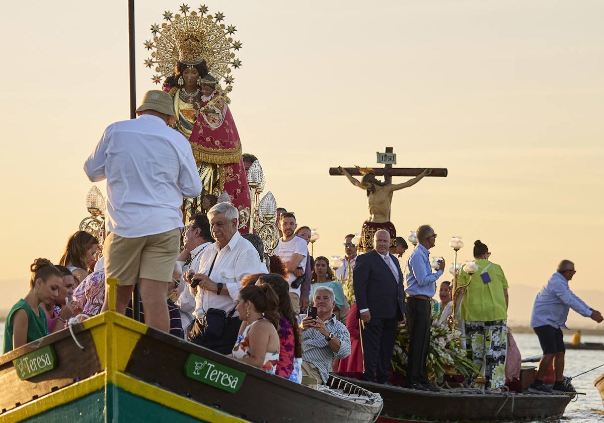 Compromís denuncia ante Antifraude un contrato a 'dedo' por un paseo en barca de la romería de El Palmar