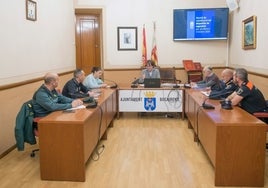 Momento de la reunión de la junta local de seguridad.