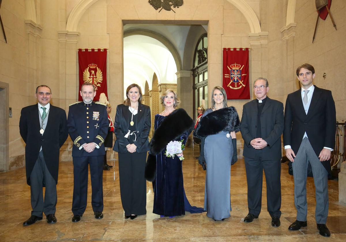 Catalá impone la medalla a Toña Játiva, honorable clavariesa vicentina