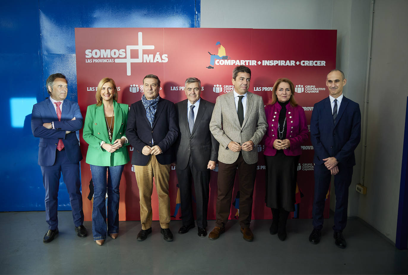 Fotos: la sociedad y los empresarios valencianos se vuelcan con la iniciativa &#039;Somos más&#039; de LAS PROVINCIAS