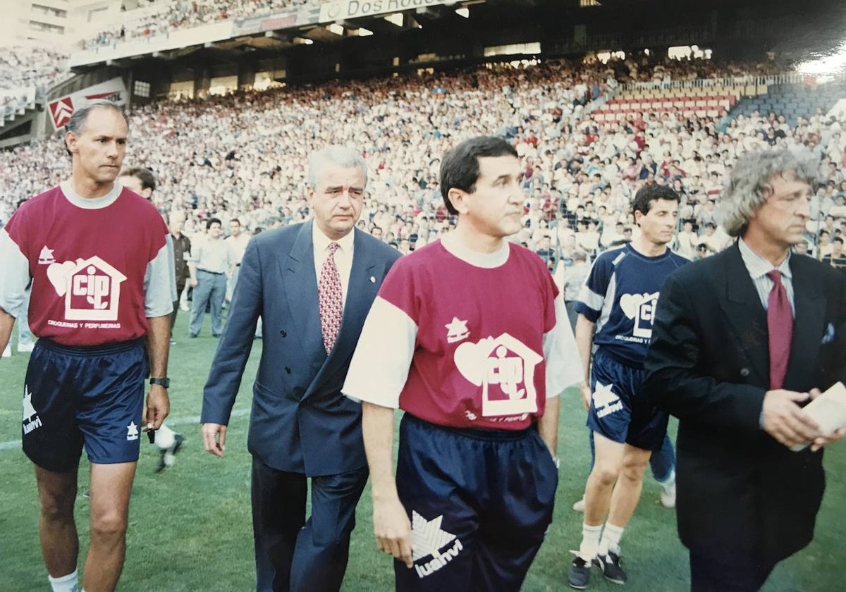 Parreira en Mestalla el día de su presentación, acompañado de Paco Roig, Juan Sol y Morací Sant'Anna.