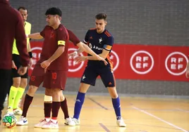 Carlos Alonso, jugador del Calpe Fútsal, con la Selección Valenciana Sub 19.