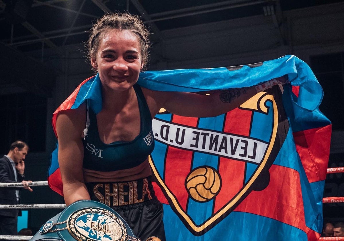 Shaila junto al título y una bandera del Levante.