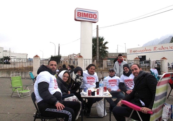 Trabajadores de Bimbo durante la huelga.