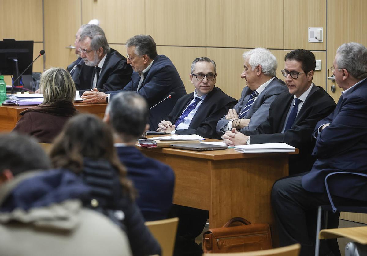 Los acusados, el día que arrancó el juicio.